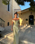Vestido Largo · Hombros Descubiertos