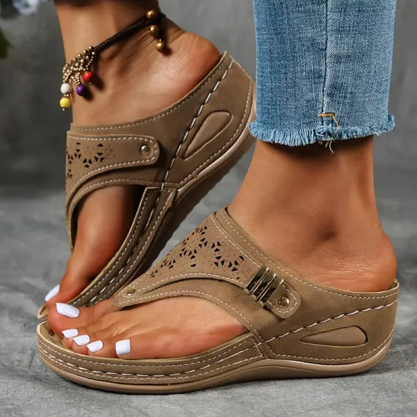 Sandalias · Rojo Bordado