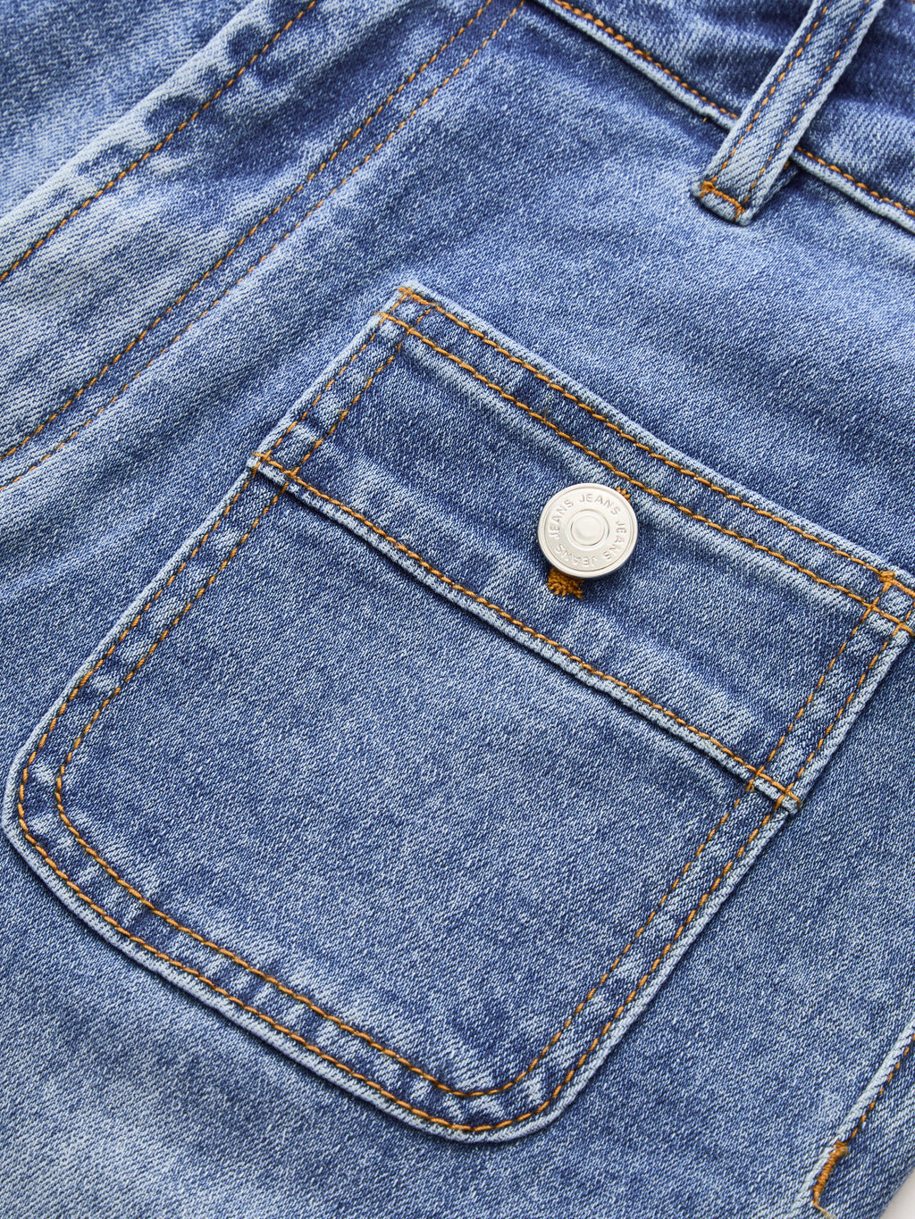 Patch Pocket Tiro Alto Flare Jeans