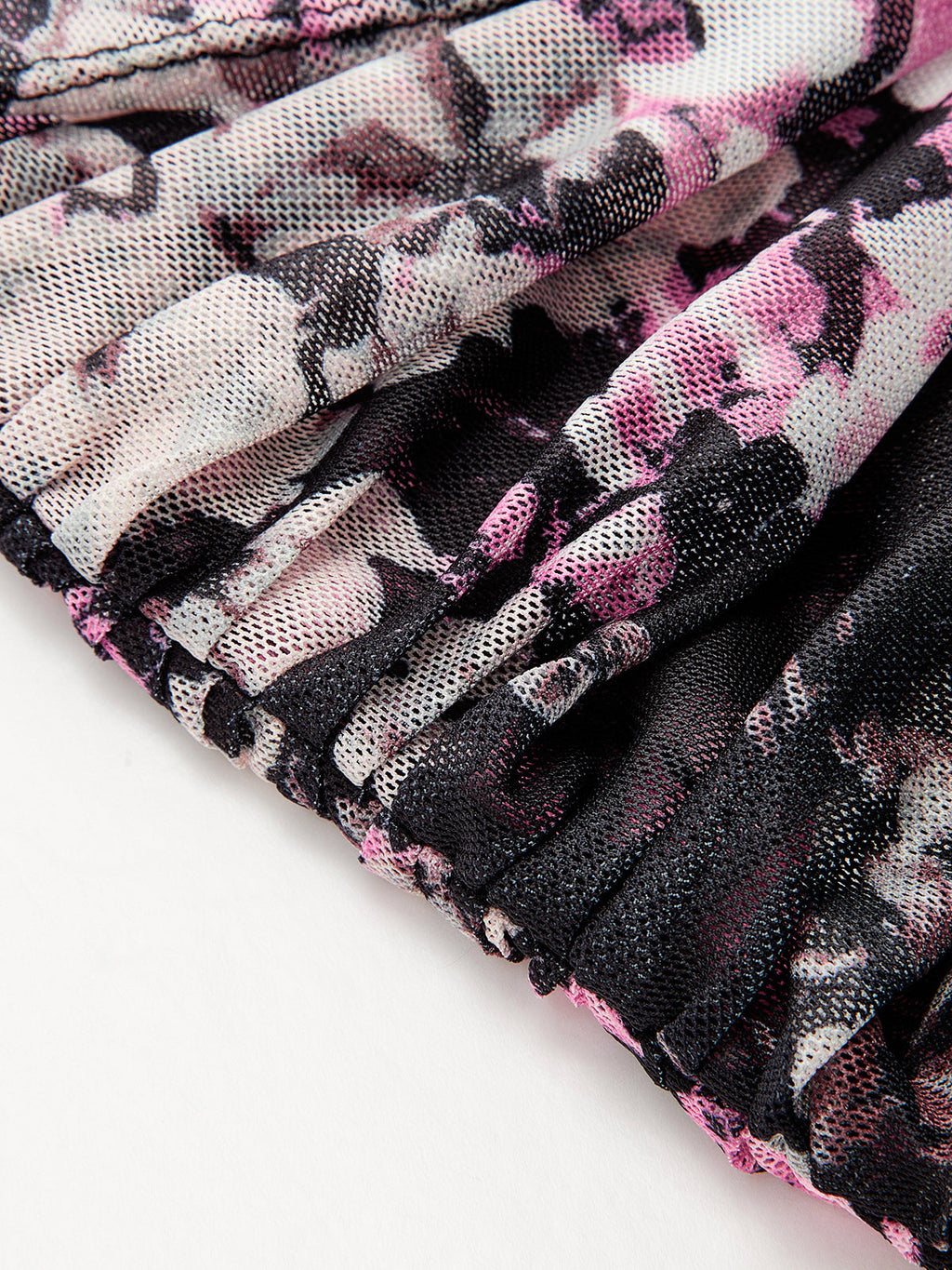 Floral malla Cuello Alto Tie-Detalle Minivestido