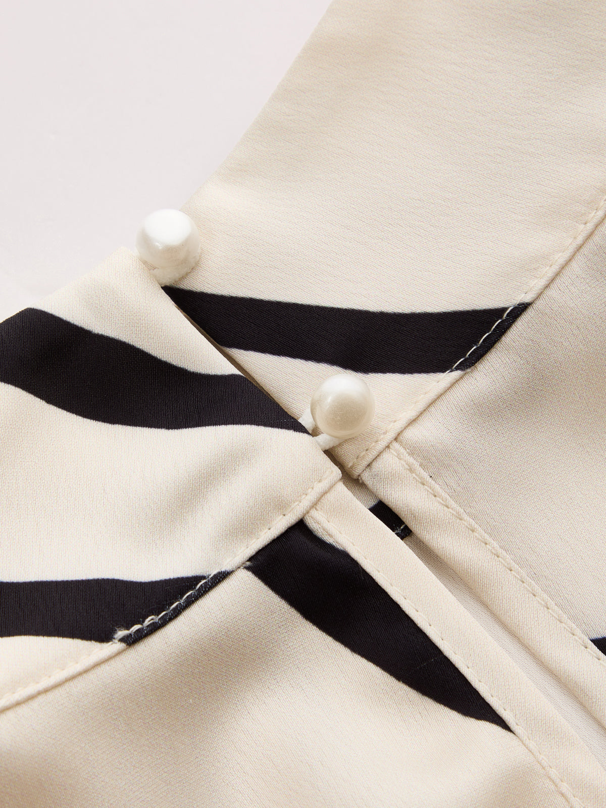 Abstract Wave estampado Cuello Alto Blusa