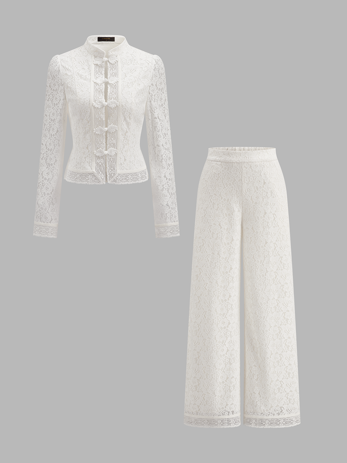 Conjunto de Encaje con Botones Orientales