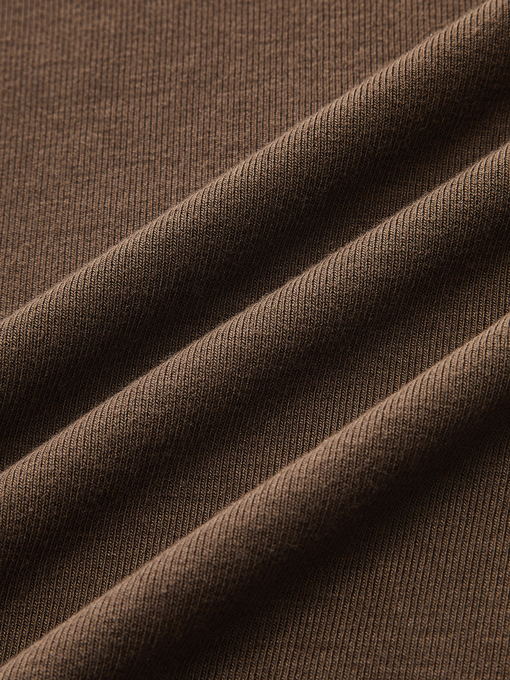 Lettuce-Edge Cuello Alto Fitted Base Tee