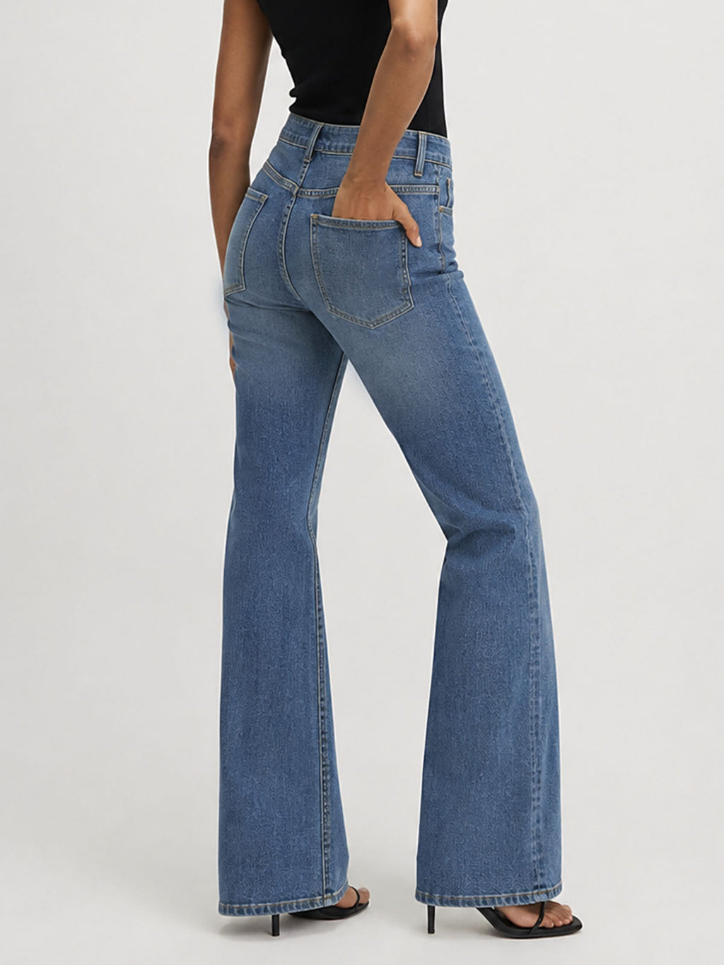 Patch Pocket Tiro Alto Flare Jeans