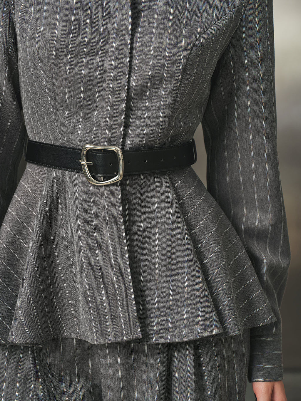 Con Cinturón Pinstripe Peplum Camisa
