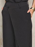 Folded cuello Pinstripe Top Cruzado Pantalón Set