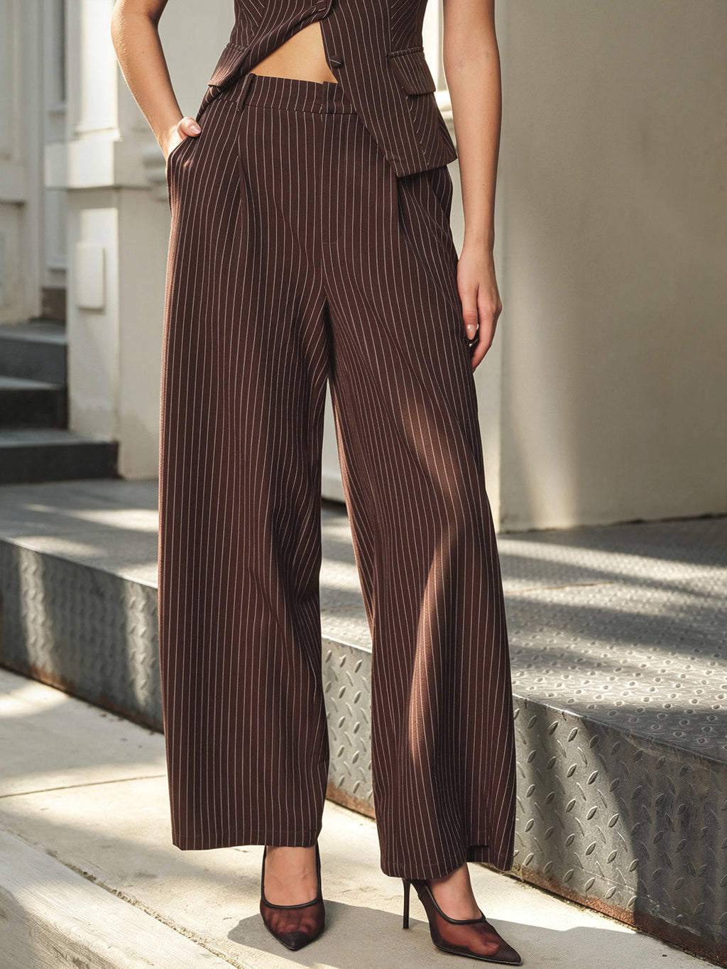 Pinstripe Sin Mangas Chaleco Tailored Pantalón Set