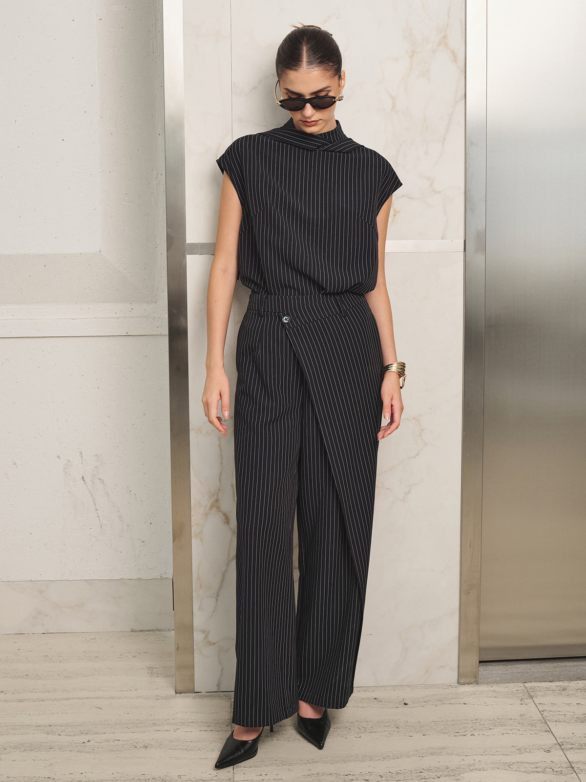 Folded cuello Pinstripe Top Cruzado Pantalón Set