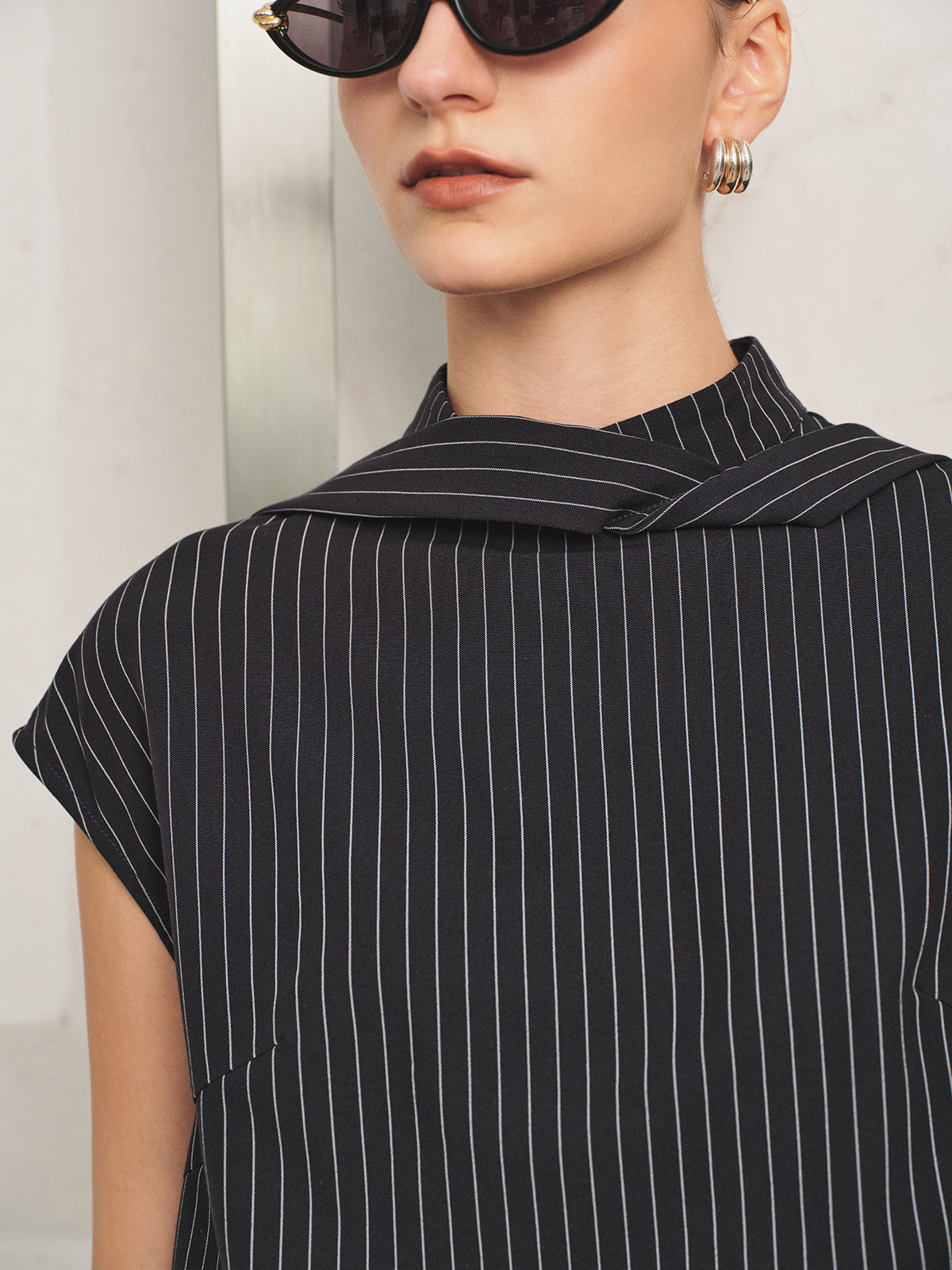Folded cuello Pinstripe Top Cruzado Pantalón Set