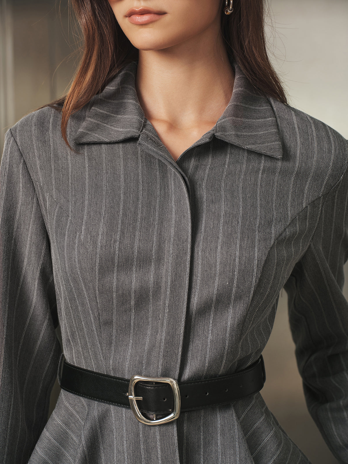 Con Cinturón Pinstripe Peplum Camisa