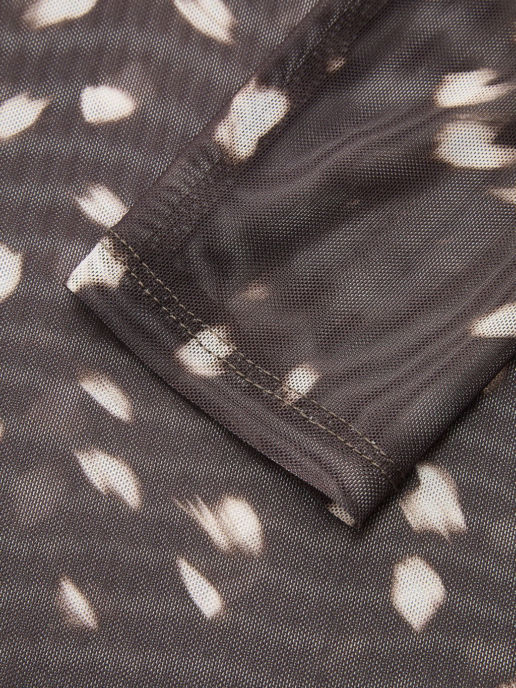 Semi-Semitransparente Spot estampado malla Fitted Top