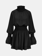 Tiered Ruffled Smocked Satinado Minivestido