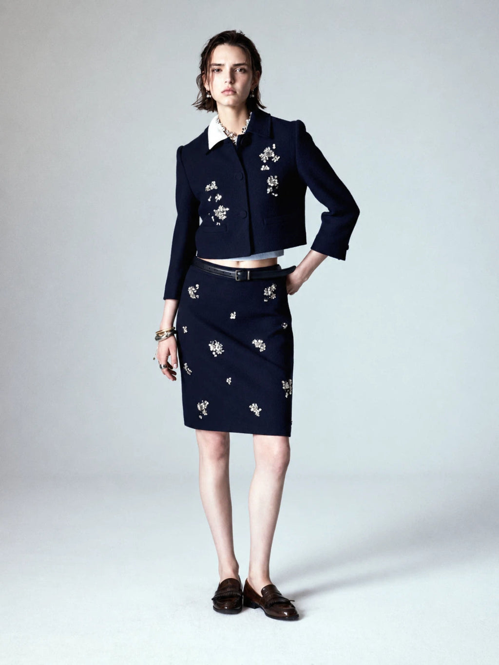 Pedrería Cropped Chaqueta Lápiz Falda Set