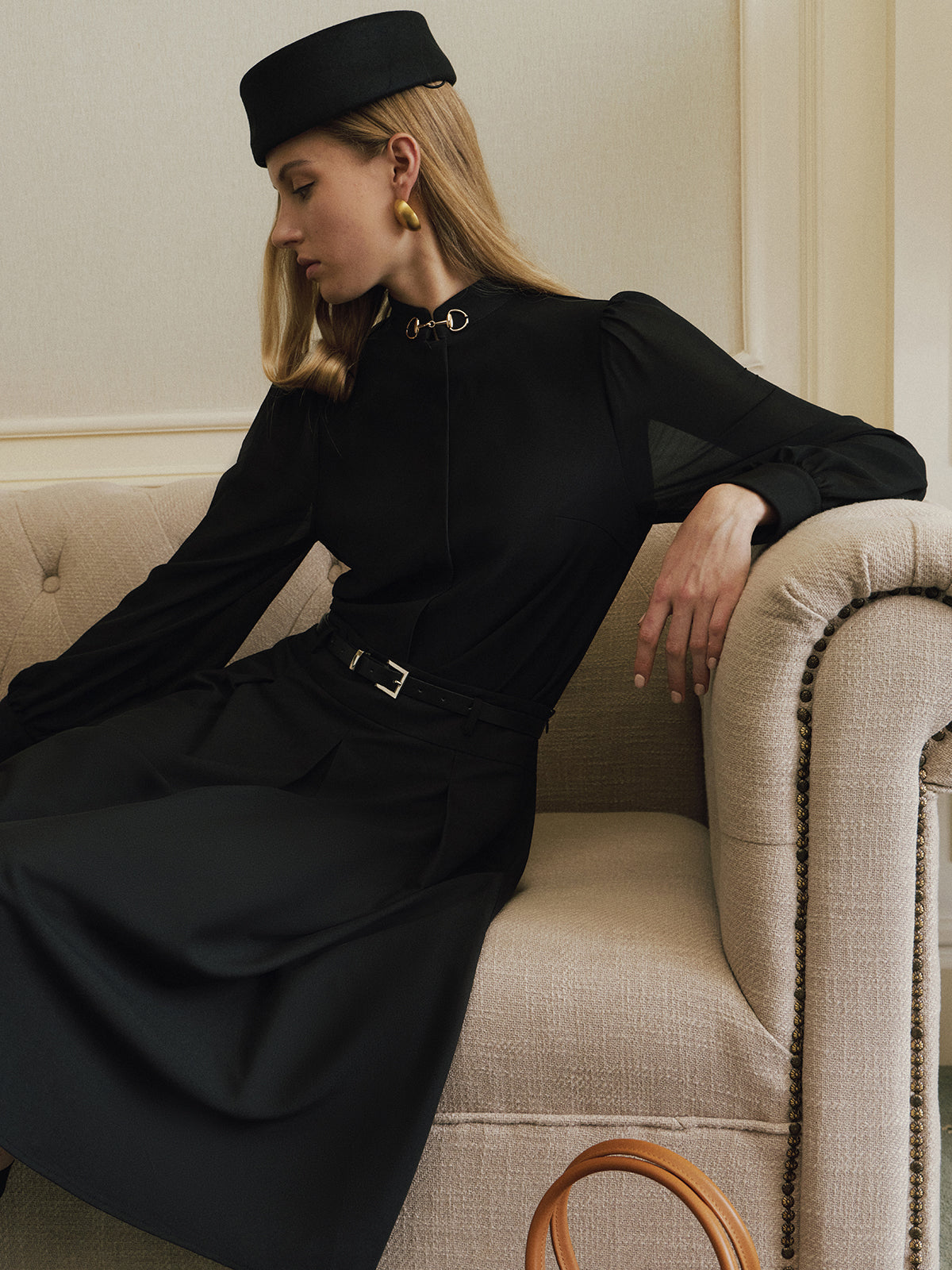 Blusa con Cuello Joya y Manga Transparente