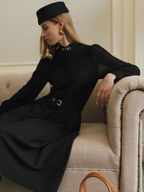 Blusa con Cuello Joya y Manga Transparente