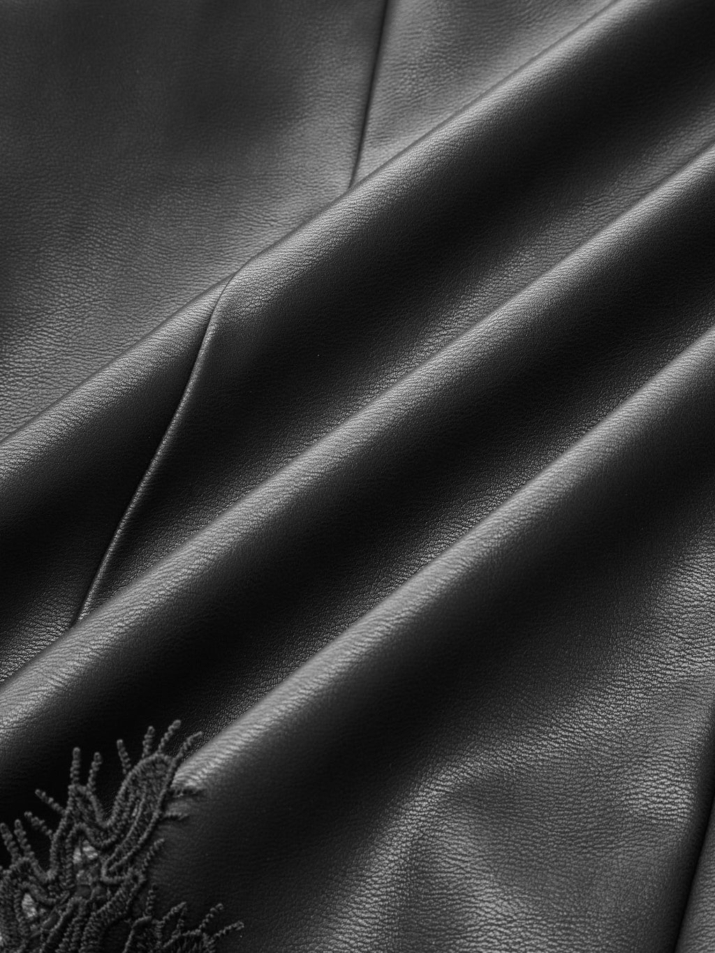Mini Vestido Efecto Piel y Encaje