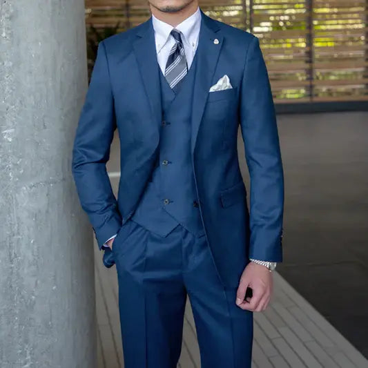 Traje · Rojo