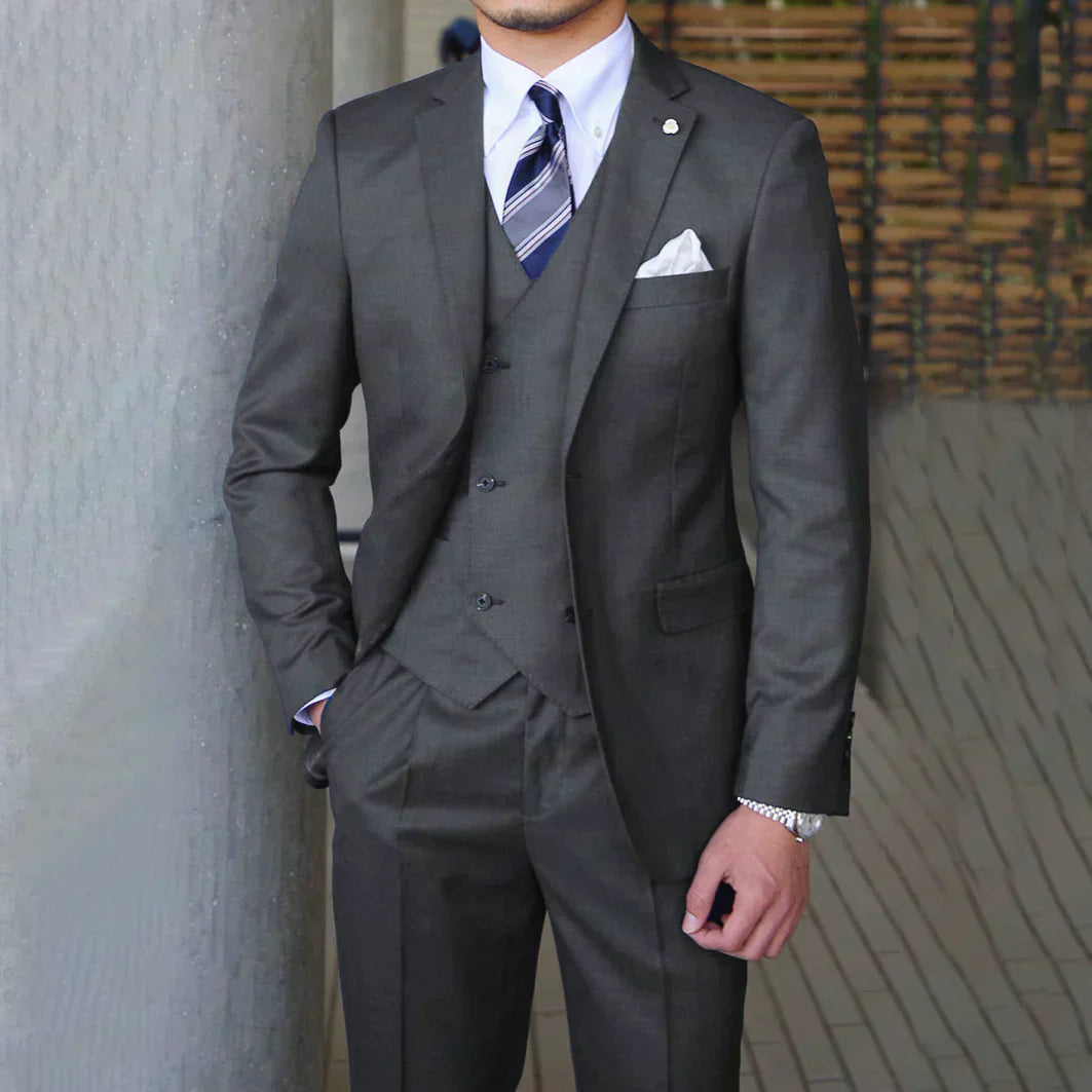 Traje · Rojo