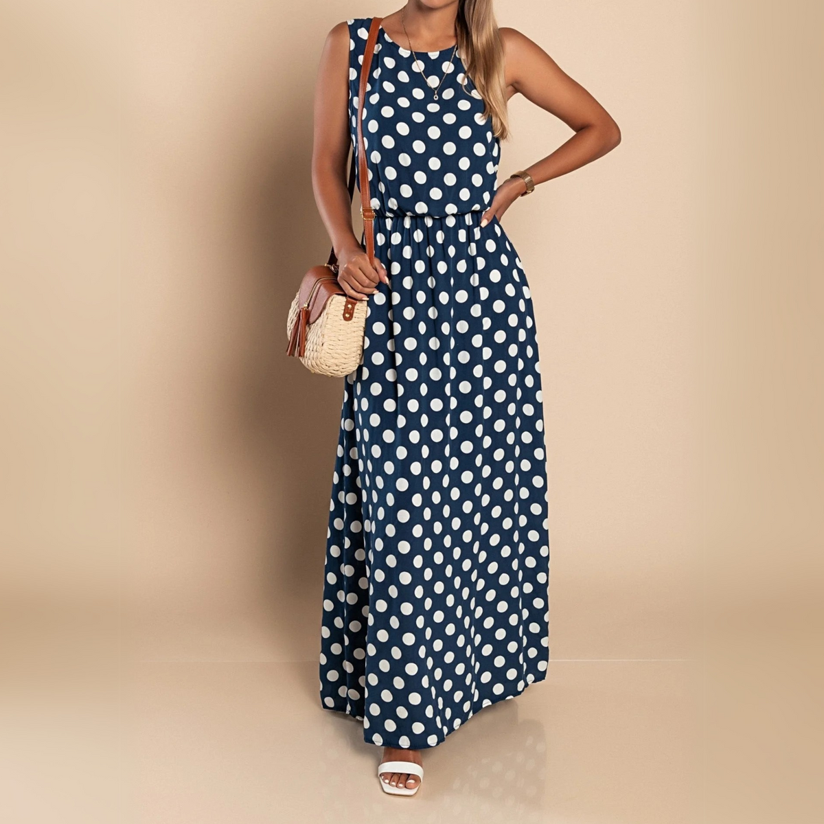 Vestido Largo · Lunares con Cinturón