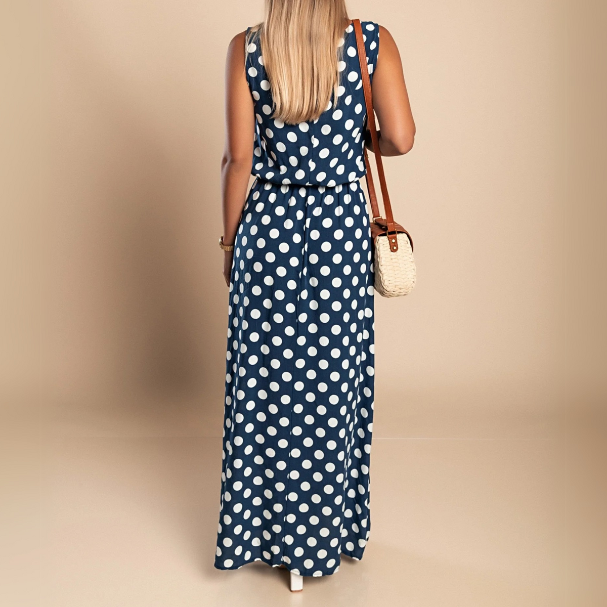 Vestido Largo · Lunares con Cinturón