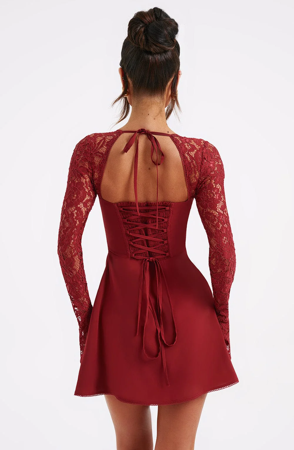 Vestido Corto · Encaje Floral Palabra de Honor