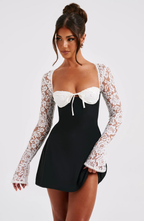 Vestido Corto · Encaje Floral Palabra de Honor