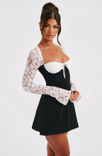 Vestido Corto · Encaje Floral Palabra de Honor